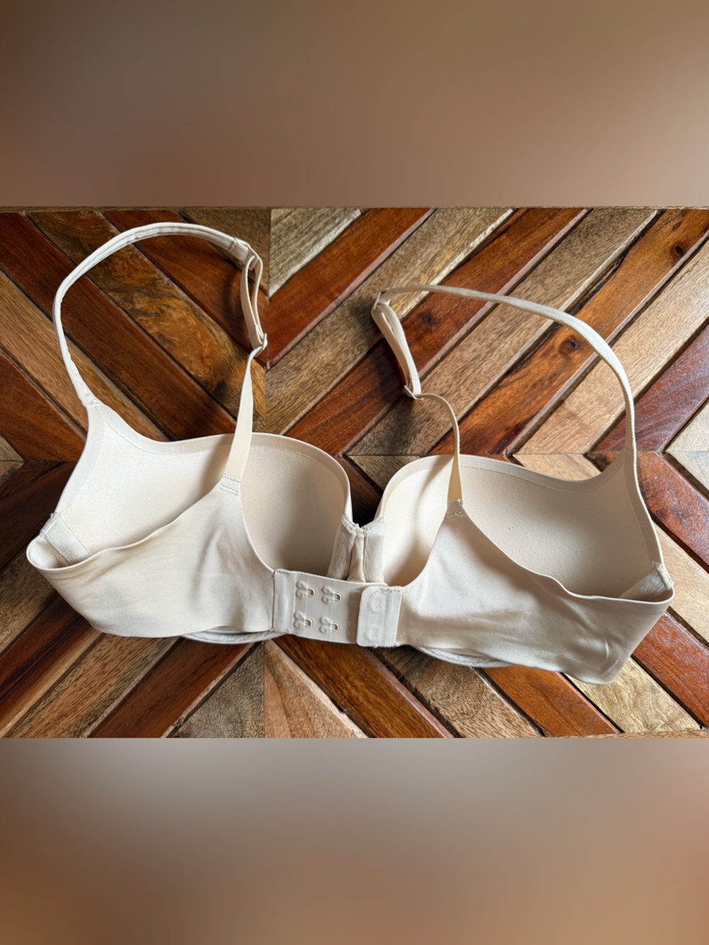 SKIMS Ultimate Balconette Push Up Bra - Picture 2 of 5